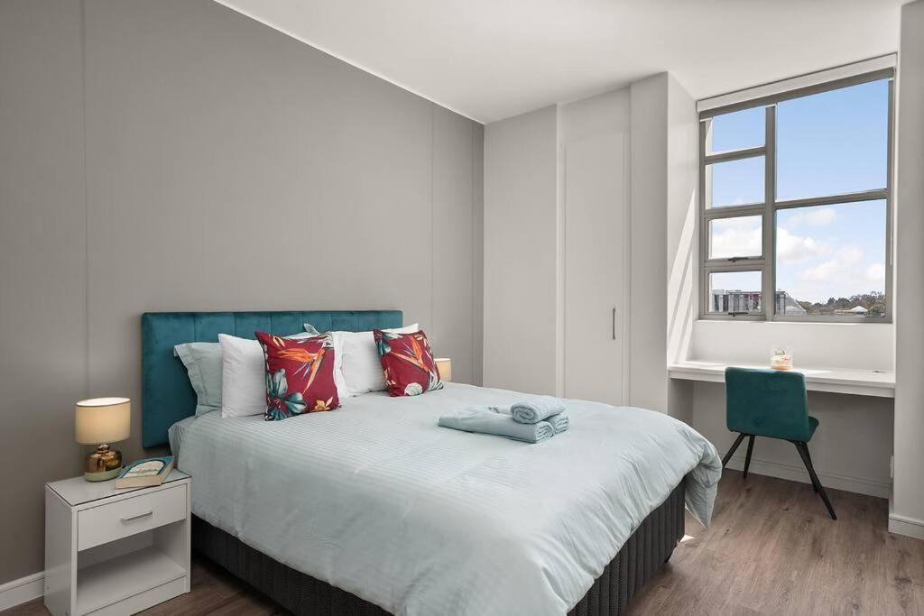 The Median Rosebank Luxury Apartment - Building With Generator Johannesburg Eksteriør billede