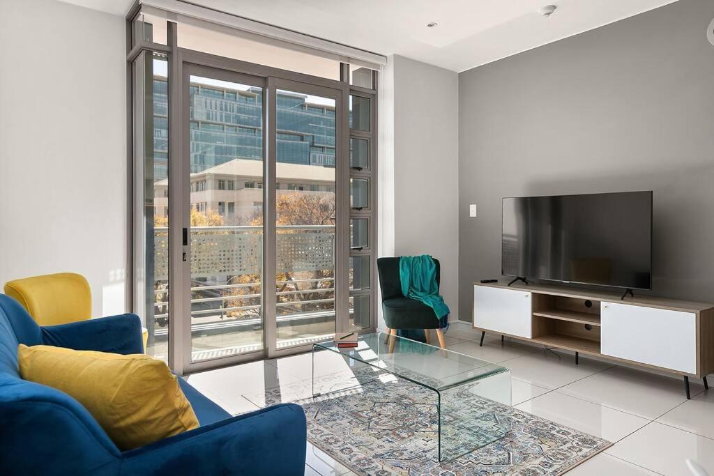 The Median Rosebank Luxury Apartment - Building With Generator Johannesburg Eksteriør billede