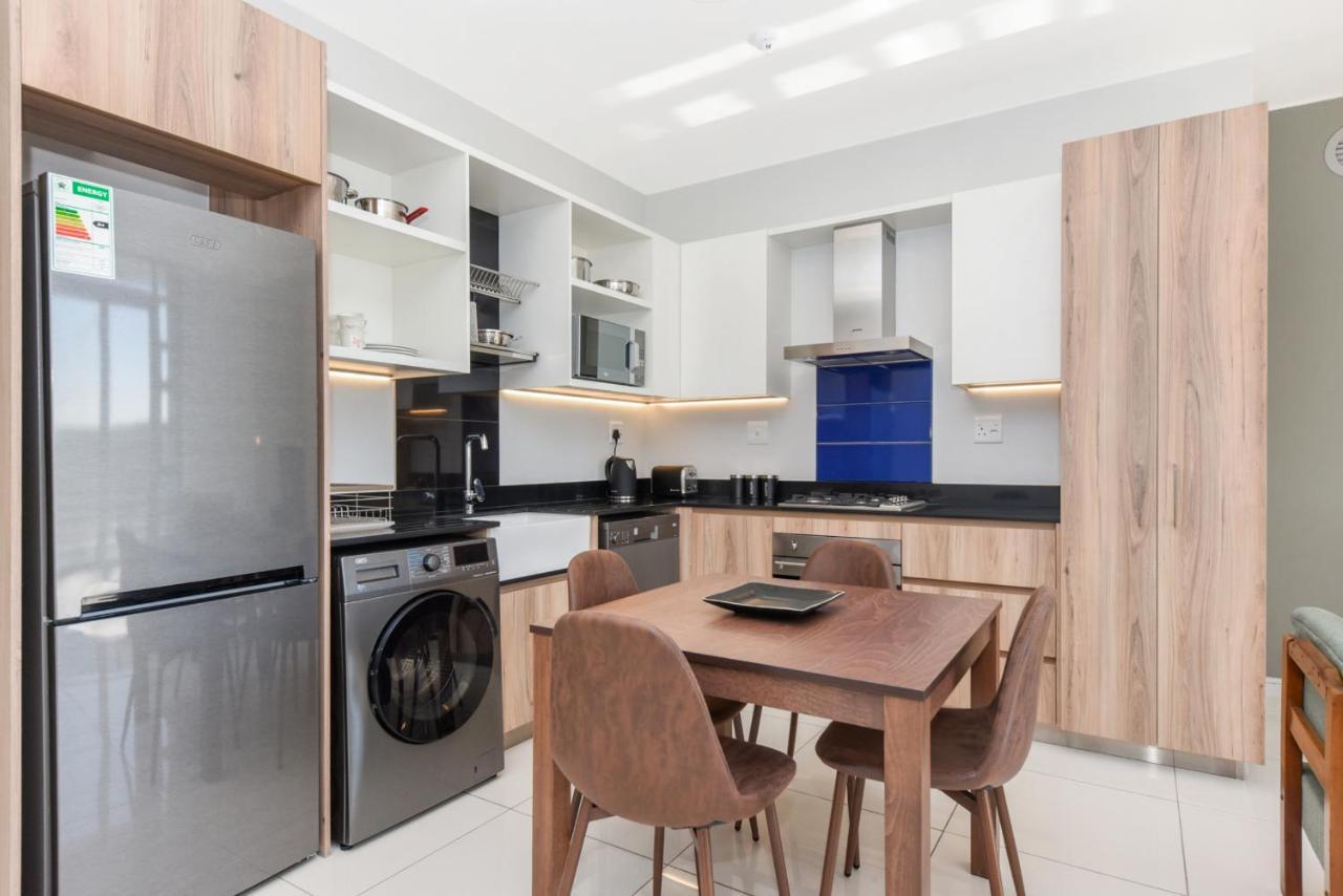 The Median Rosebank Luxury Apartment - Building With Generator Johannesburg Eksteriør billede