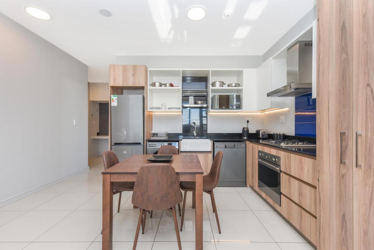 The Median Rosebank Luxury Apartment - Building With Generator Johannesburg Eksteriør billede