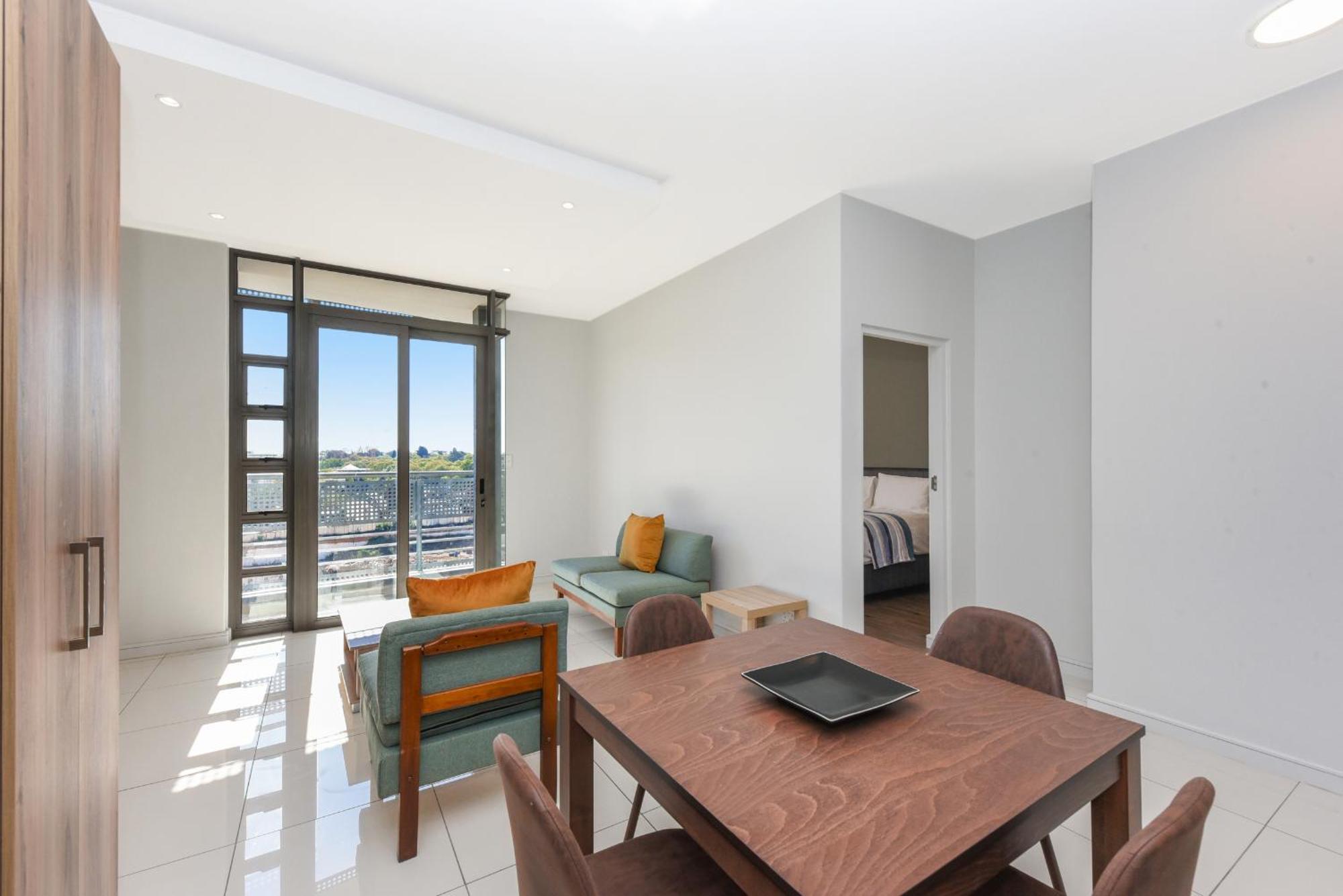 The Median Rosebank Luxury Apartment - Building With Generator Johannesburg Eksteriør billede