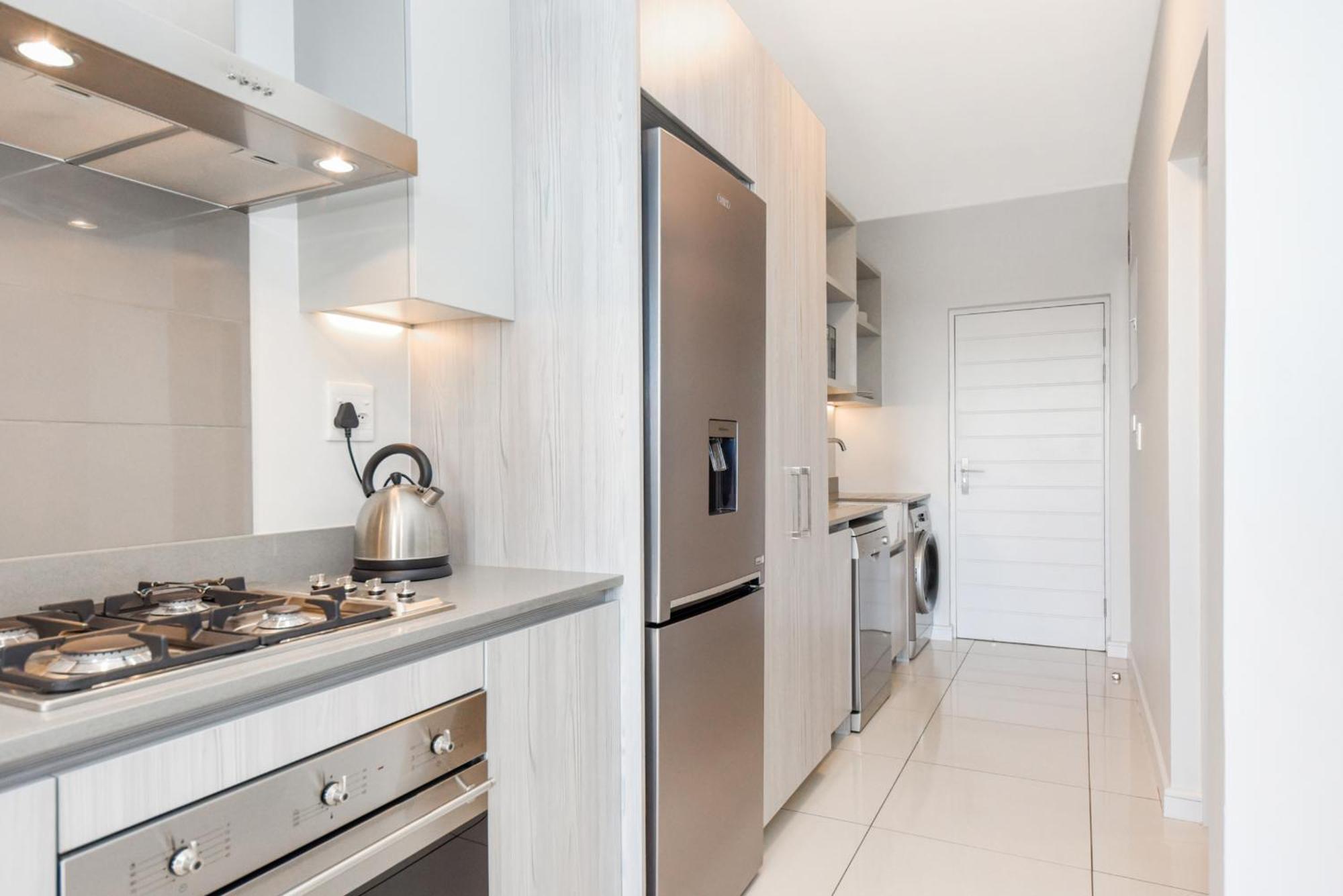 The Median Rosebank Luxury Apartment - Building With Generator Johannesburg Eksteriør billede