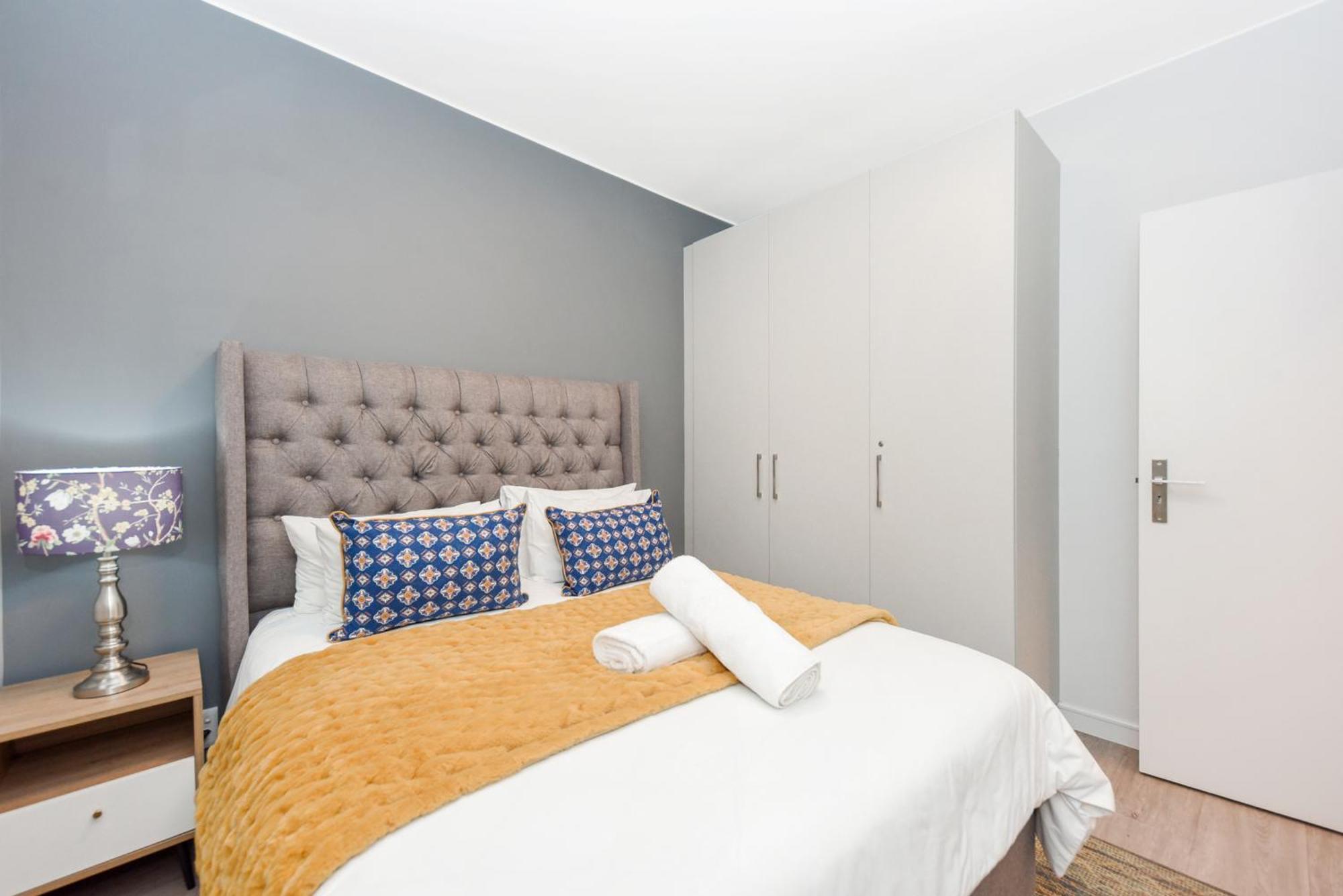 The Median Rosebank Luxury Apartment - Building With Generator Johannesburg Eksteriør billede