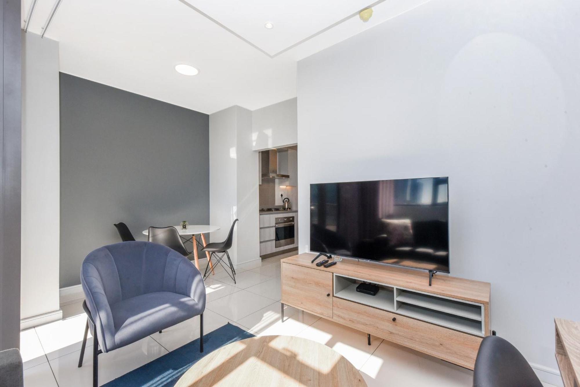 The Median Rosebank Luxury Apartment - Building With Generator Johannesburg Eksteriør billede